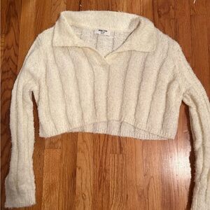 Barely worn White fuzzy cropped Betty collar sweater #cropped